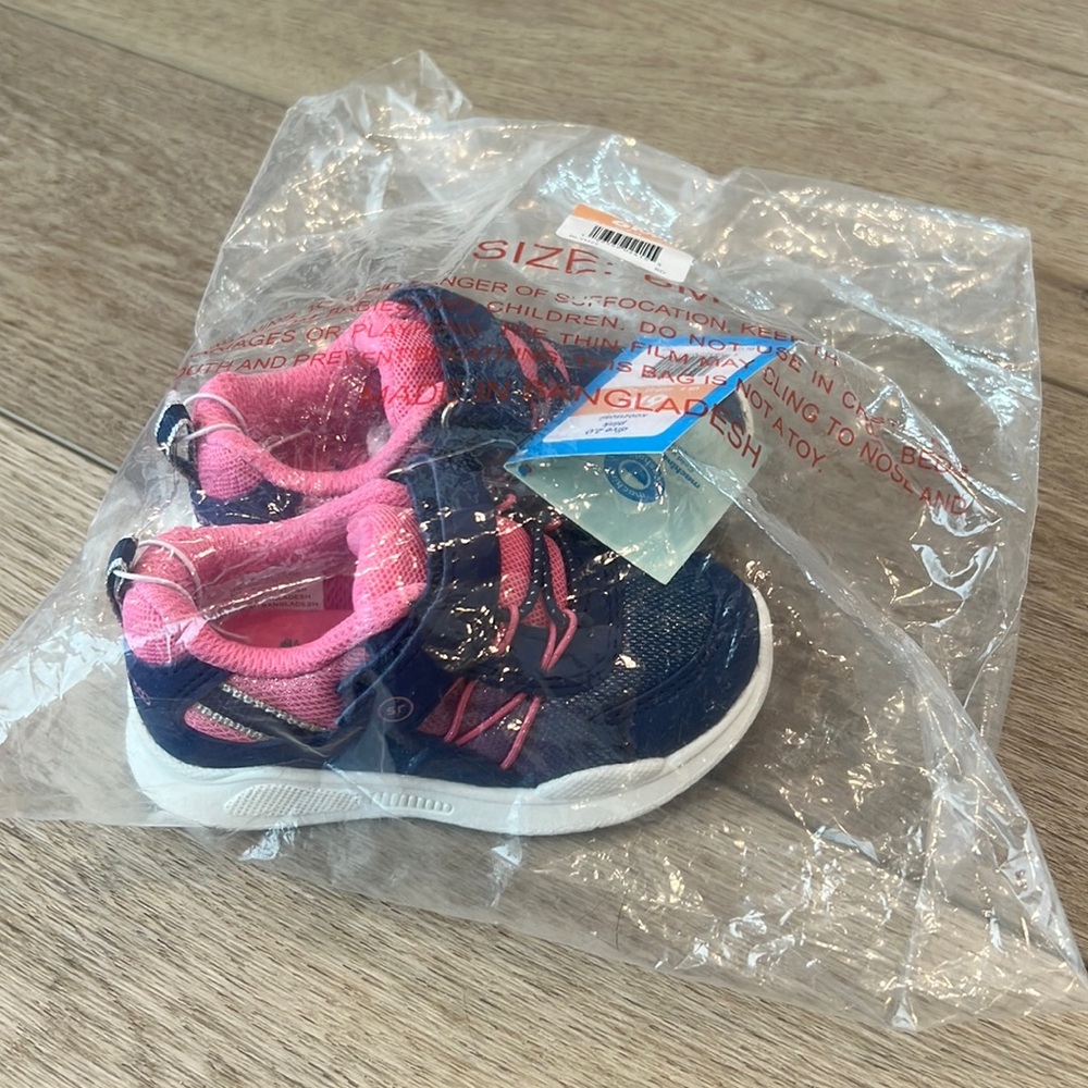 Stride Rite 360 NWT size 6M little kids